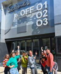 equipe devant le off